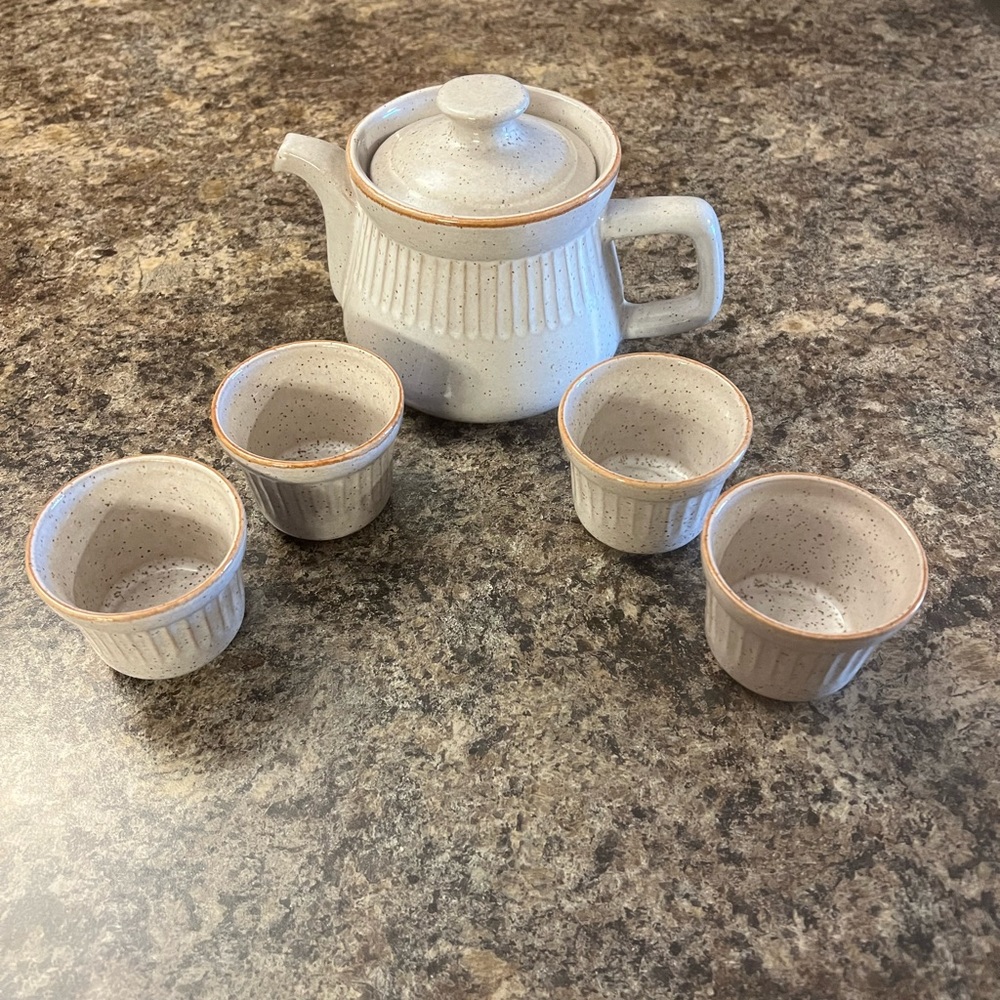 Pottery Craft Teapot with Set of 4 Cups